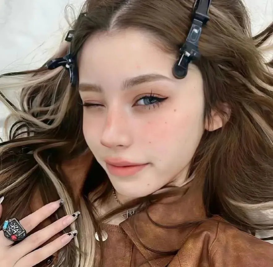 穿八零后妈她带崽逆袭